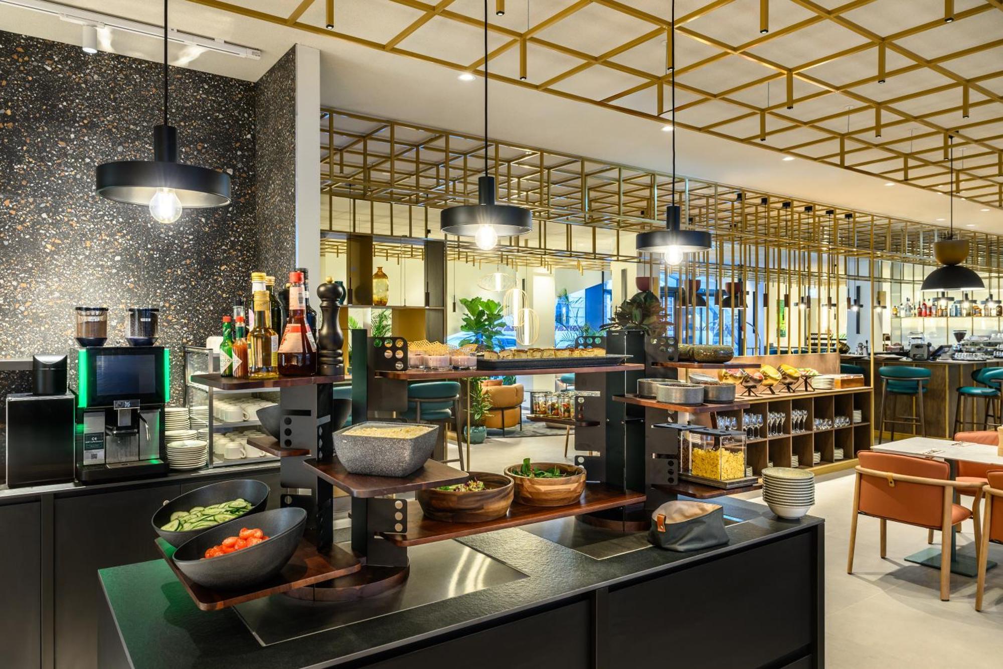 Hilton Garden Inn Debrecen City Center Ngoại thất bức ảnh