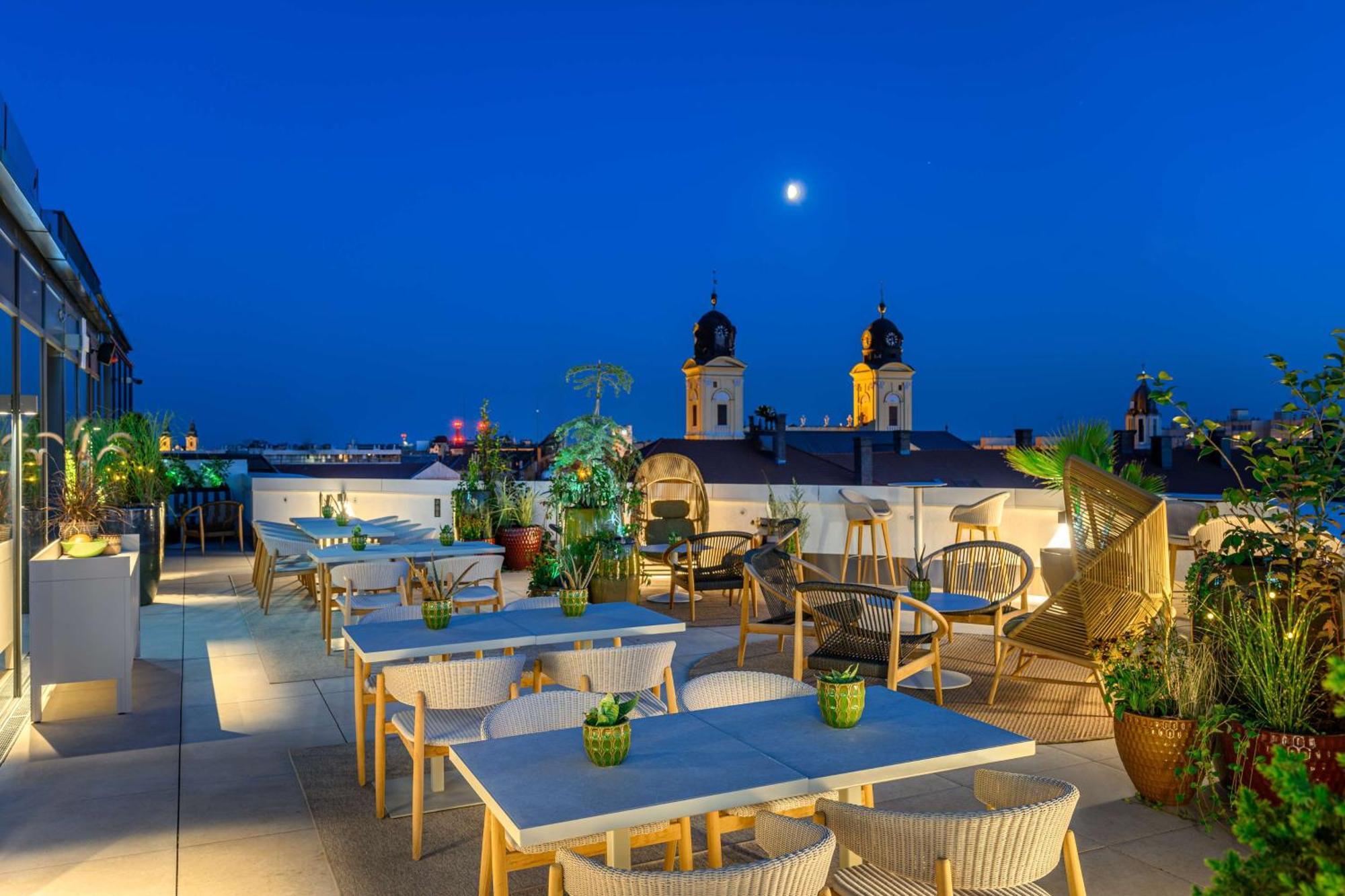 Hilton Garden Inn Debrecen City Center Ngoại thất bức ảnh